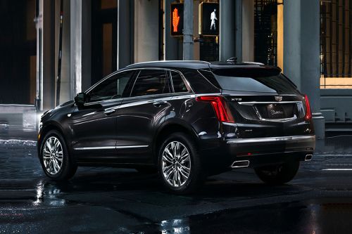 Rear Cross Side View of Cadillac XT5
