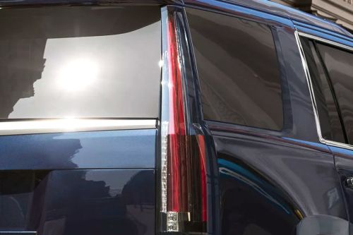 Escalade (2023-2024) Tail light