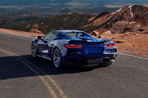 Rear Cross Side View of Chevrolet CORVETTE ZR1