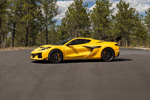CORVETTE ZR1 Side view