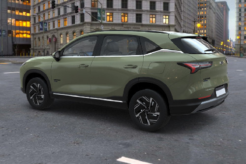 Rear Cross View of Chevrolet Captiva Phev	