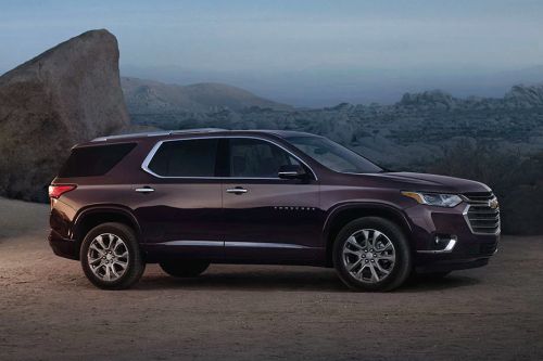 Chevrolet Traverse (2012-2021) Front Cross Side View