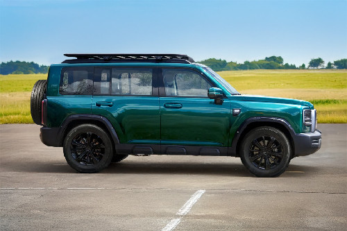 V7 Medium Angle Front View