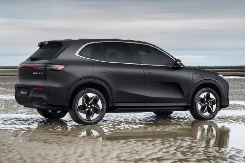  EX5 Rear Medium Side View