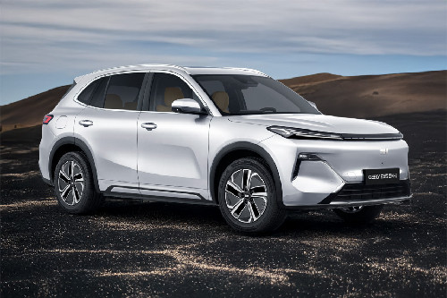 Geely EX5 EM-i Front Cross Side View