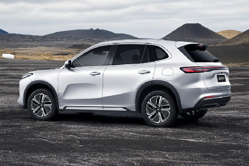 Rear Cross View of Geely EX5 EM-i