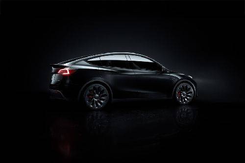 Model Y Rear Medium Side View