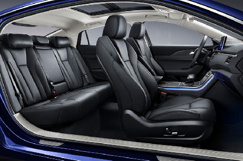 Hongqi H5 Front And Rear Seats Together