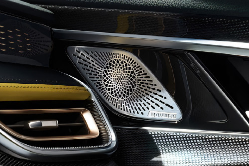Speakers View of Hongqi H6