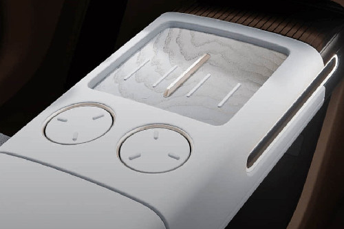 Center Controls of AVATR 07
