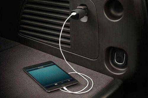 Power Accessories Outlet View of GMC YUKON XL Denali