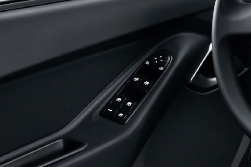 Lada Granta Sedan Drivers Side In Side Door Controls