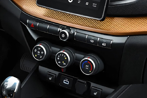 Front AC Controls of Lada Vesta SW Cross