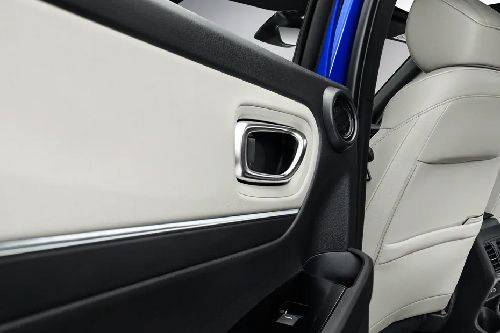 door handle interior of Honda HR-V