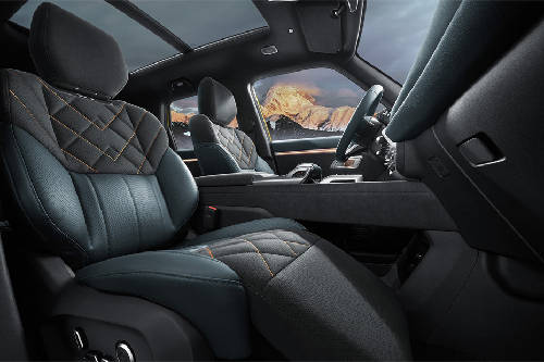 G318 Front Seats