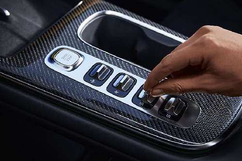 Center Controls of Xiaomi SU7