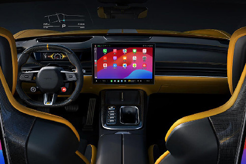 Dashboard View of SU7
