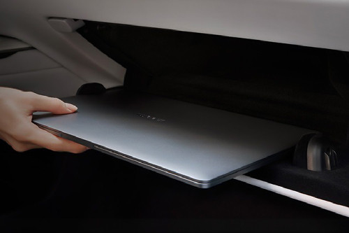 Xiaomi SU7 Glove Box Open