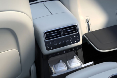 L7 Rear AC Controls