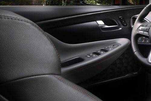 Hyundai Santa Fe (2022-2023) Drivers Side In Side Door Controls