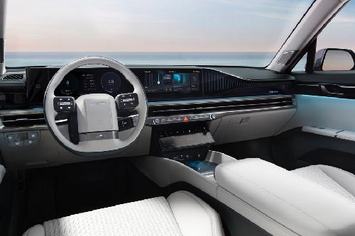 Dashboard View of Azera