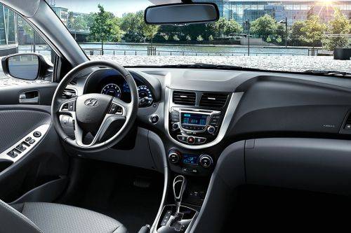 Hyundai accent deals 2011 interior