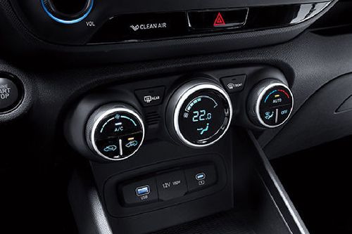 Front AC Controls of Hyundai Venue