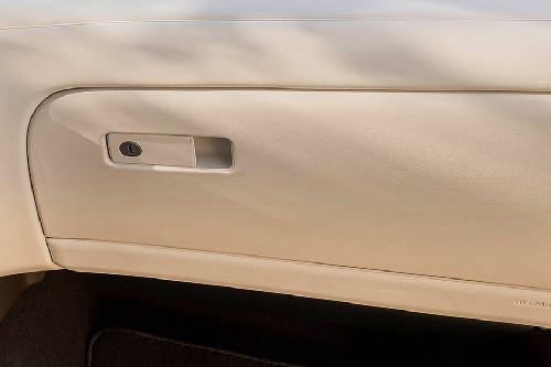 Infiniti QX50 Glove Box