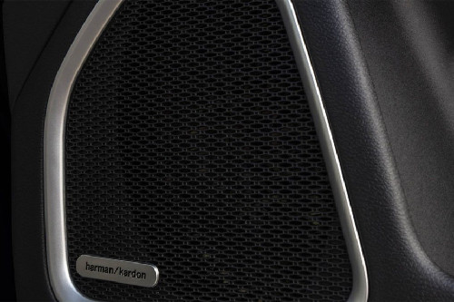 Speakers View of Jeep Commander