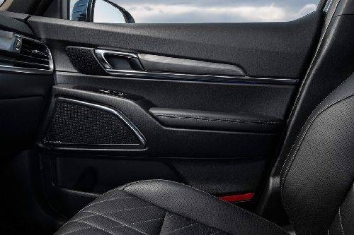 door handle interior of KIA Telluride