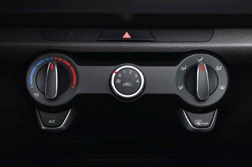 Front AC Controls of KIA Rio 4-Door