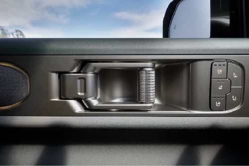 door handle interior of KIA Tasman