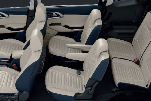 KIA Carens Front And Rear Seats Together