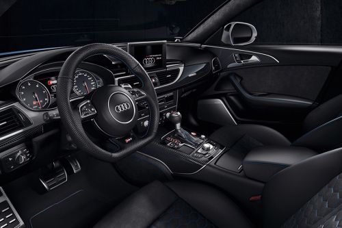 Dashboard View of RS6 Avant Performance
