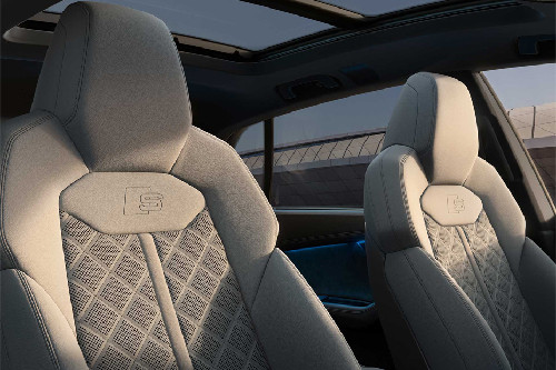 SQ8 Front Seats