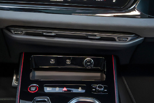 Front AC Controls of Audi A6 Avant