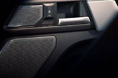 Speakers View of Land Rover DEFENDER 110