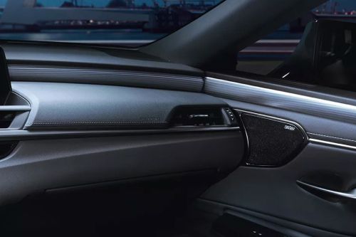 Lexus ES Passengers View