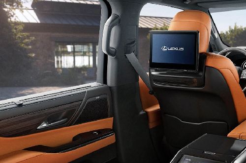 Rear Seat Entertainment of Lexus LX