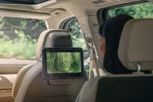 Rear Seat Entertainment of Lincoln Navigator