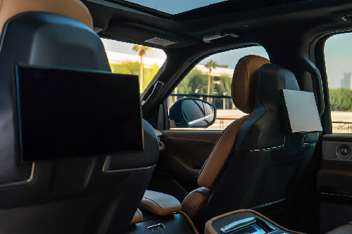 Rear Seat Entertainment of Lincoln Navigator