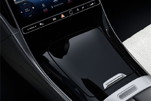 AMG CLE Front Center Divider