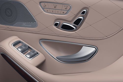 door handle interior of Mercedes-Benz S-Class Sedan