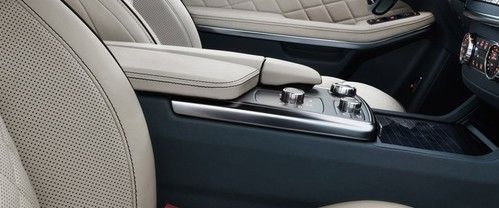 GL Class Front Center Divider