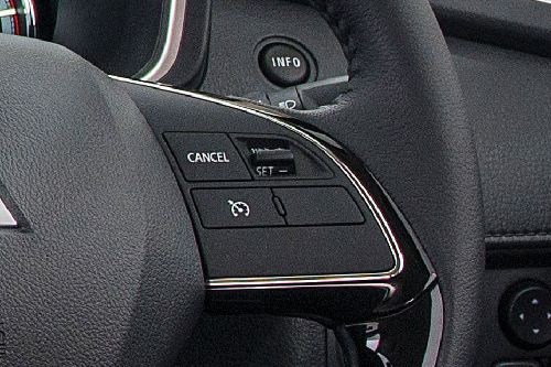 Mitsubishi Xpander Multi Function Steering