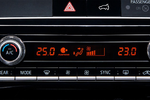 Front AC Controls of Mitsubishi Montero Sport