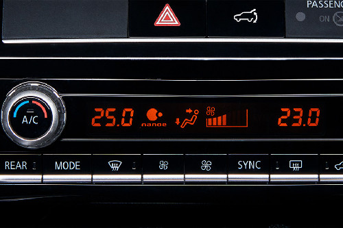 Front AC Controls of Mitsubishi Montero Sport