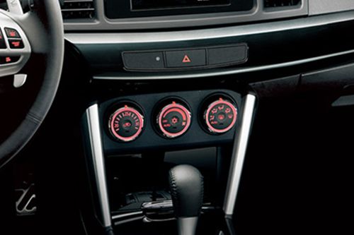 Side AC Controls of Mitsubishi Lancer EX