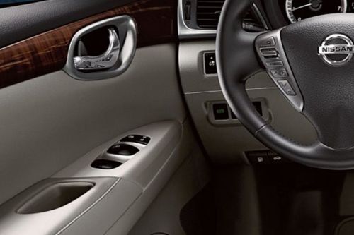 Nissan Sentra (2022-2023) Drivers Side In Side Door Controls