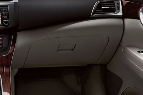Nissan Sentra (2022-2023) Glove Box